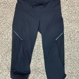 Lululemon Black Cropped Leggings with Zipper Size 8